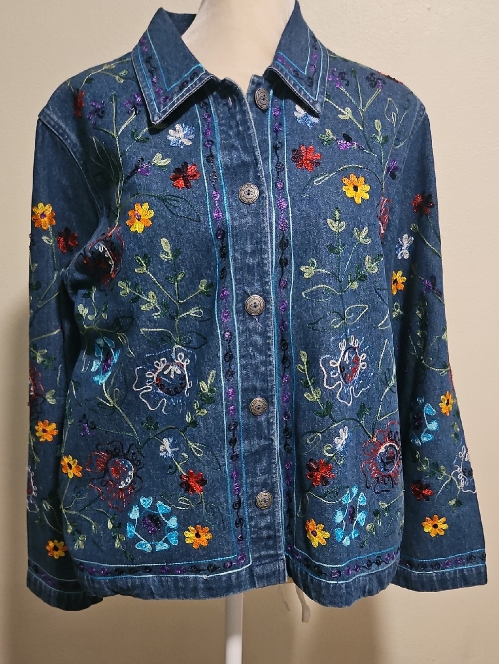 90s/Y2K Classic Elements Floral Embroidered Denim Jacket Small